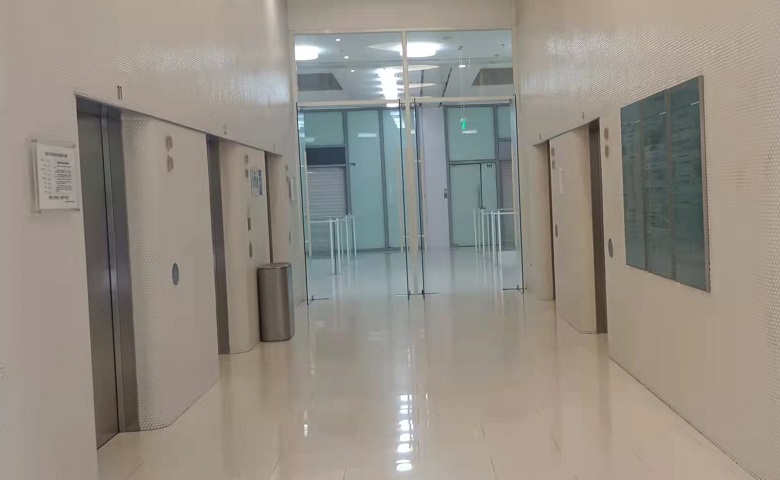 电梯间